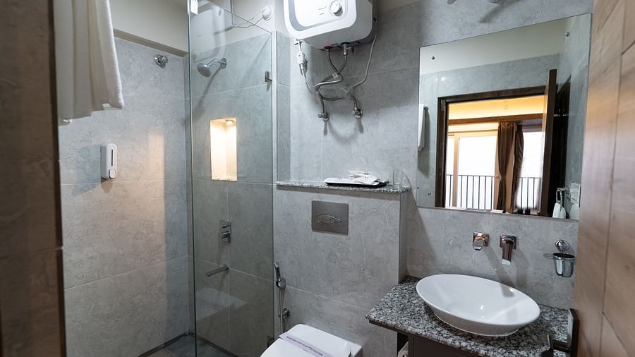 vanity area of deluxe bathroom at Mystique Valley Resort  