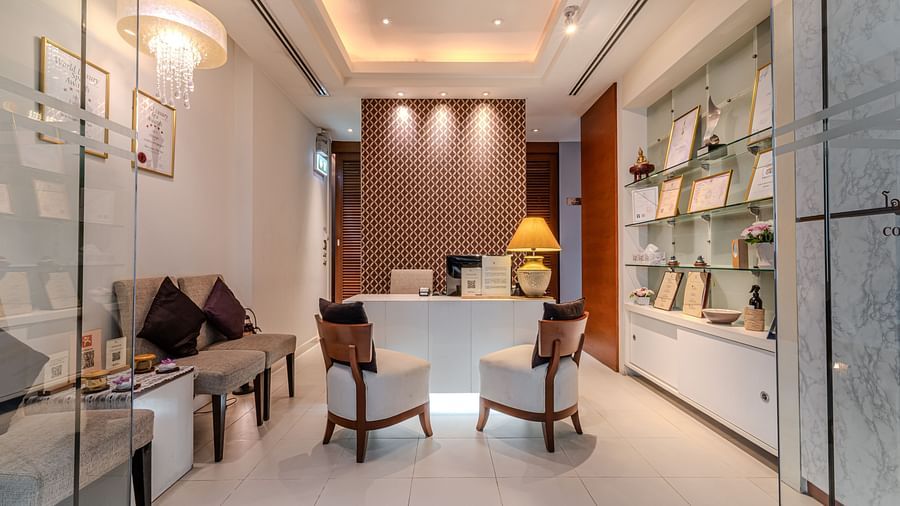An overview of the reception of Coran Boutique Spa - Hotel in Sukhumvit, Bangkok.