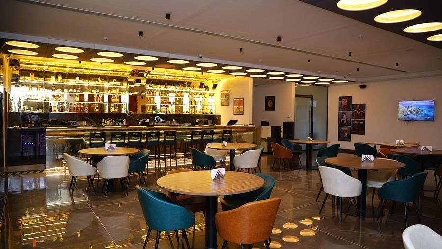Lively atmosphere at The Eldoroda, uplifting moods with creative mixed drinks in Chennai.
