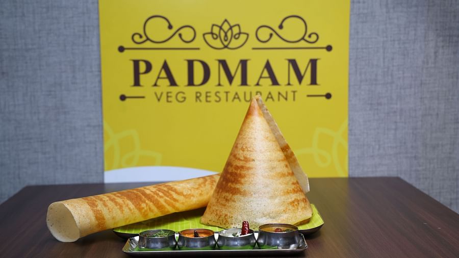 Deliciously crispy dosa served at Padmam Veg Restaurant, a must-try for South Indian cuisine lovers.