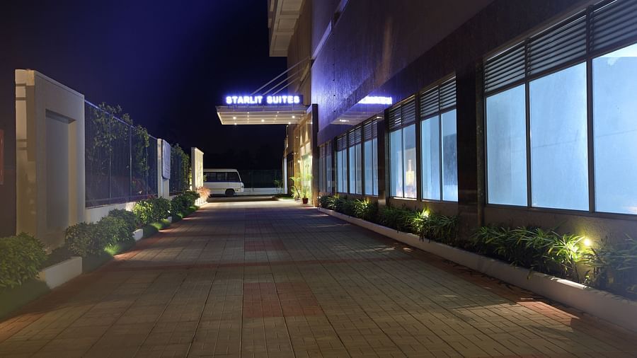 Drive way in view with Starlit Suites signage as well - Starlit Suites, Kochi