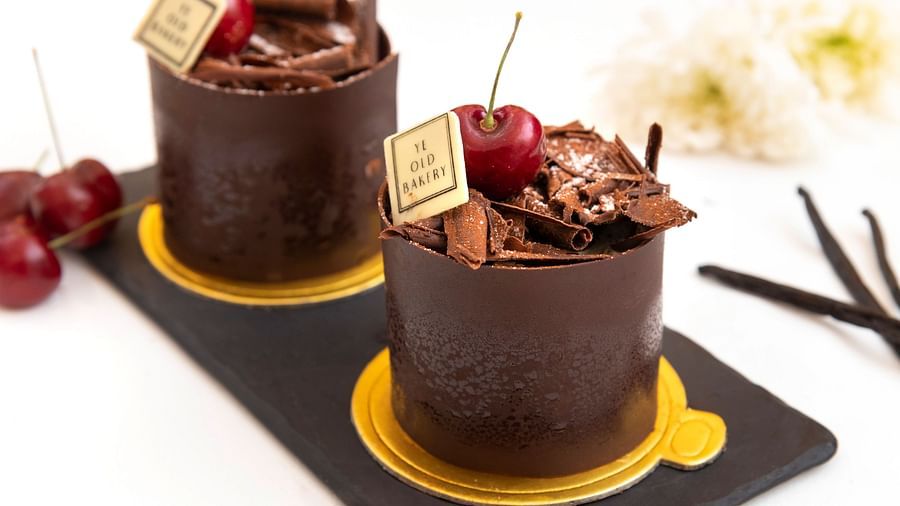 image of the black forest pastry that is circular in shape by the ye old bakery - The Claridges New Delhi