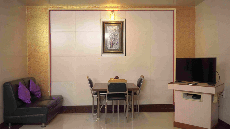 DELUXE TRIPLE ROOM 1