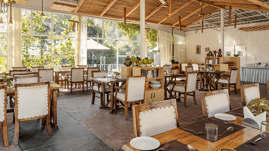 Dining setting of Bread and Brook at the Sylvan Retreat, Dehradun.