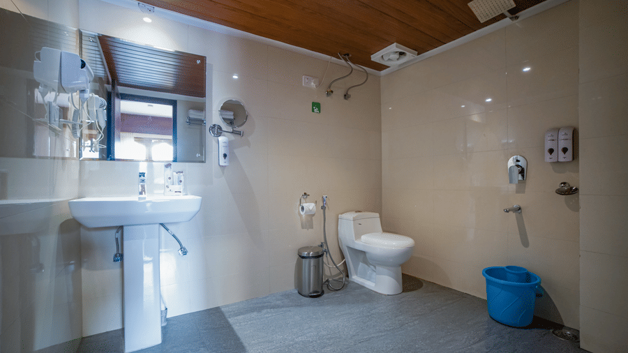 JUNIOR SUITE WITH BALCONY (7)