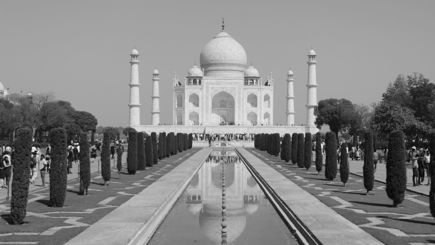A grayscale image of Taj mahal