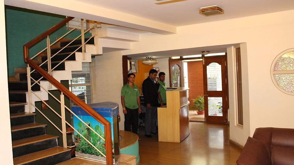 Golf Inn Executive Hotel, Bangalore Bangalore lobby 2 golf inn executive hotel near embassy golf links business park