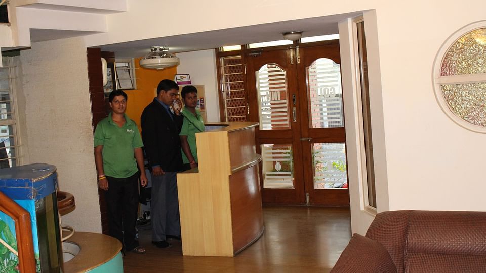 Golf Inn Executive Hotel, Bangalore Bangalore lobby 3 golf inn executive hotel near embassy golf links business park