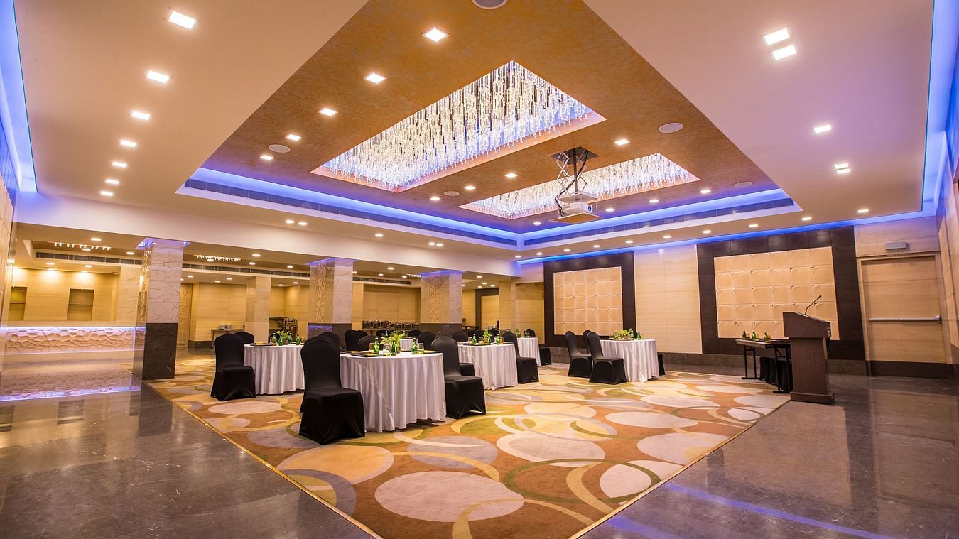 02 Crystal Room