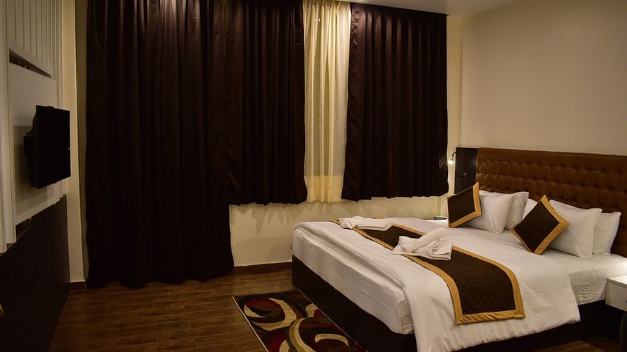 side angle view of Kanchenjunga View Executive Suite - hotel montana vyoo
