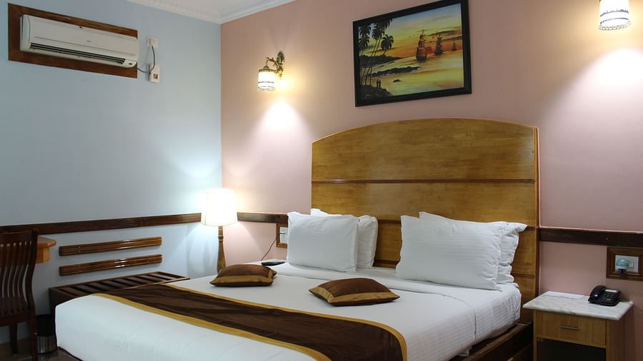 Deluxe Room at Hotel Presidency Bangalore 3