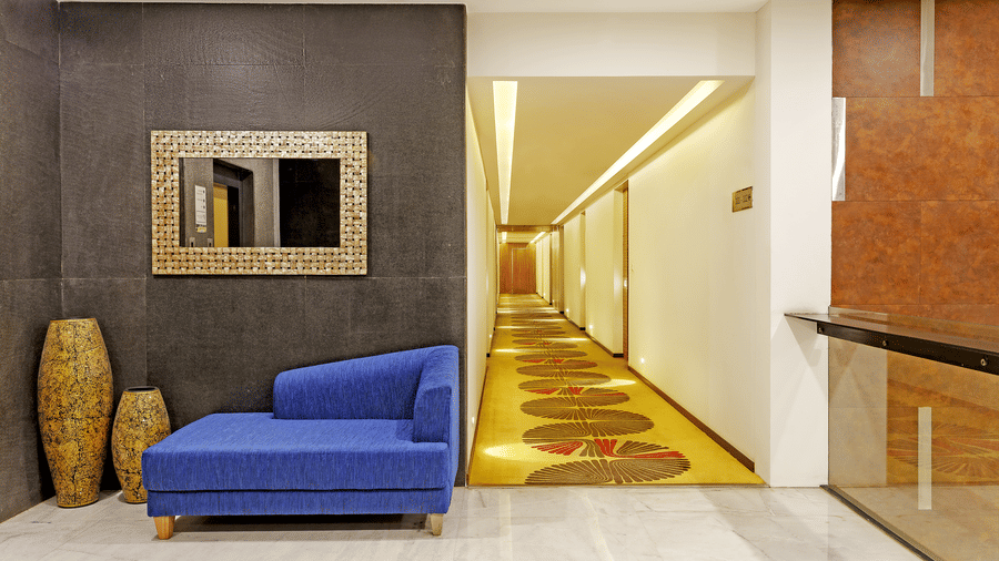 13 Rooms corridor