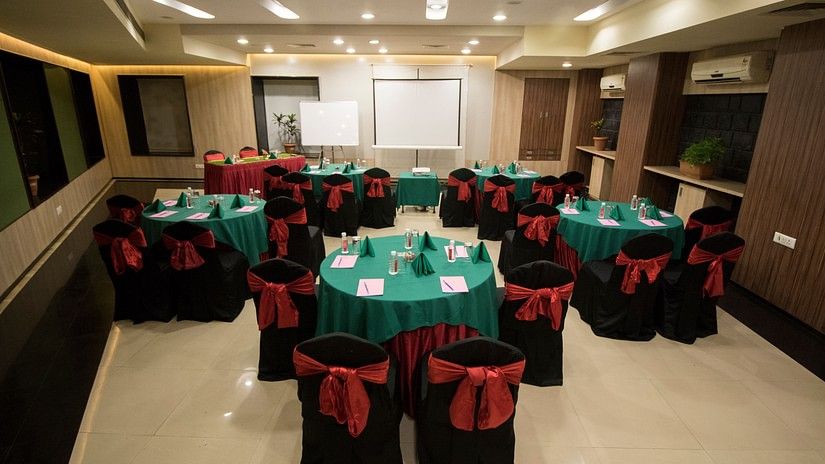 Coral Meeting and Banquet Hall at Kamfotel Hotel Nashik 15
