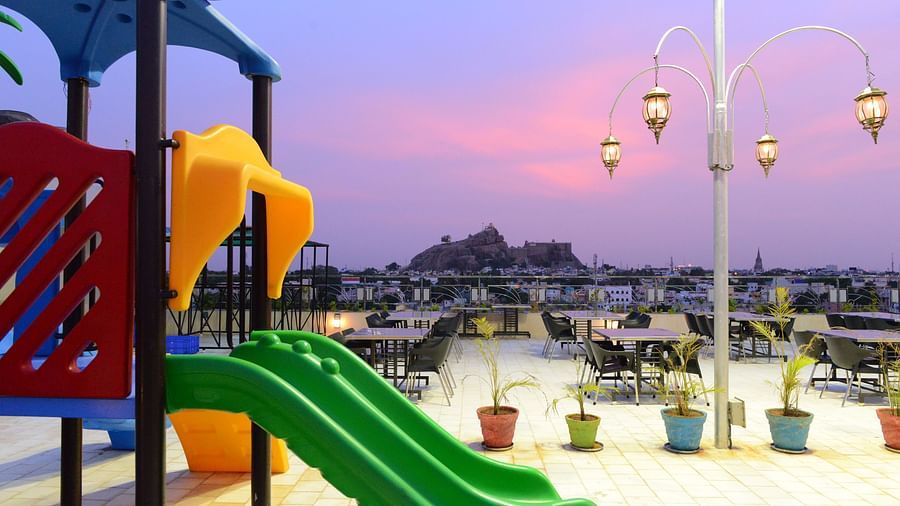 ROOFTOP KIDS PLAY AREA (3)