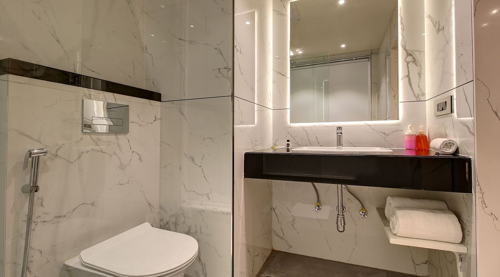 Washroom at Hotel Mumbai House, Ghansoli