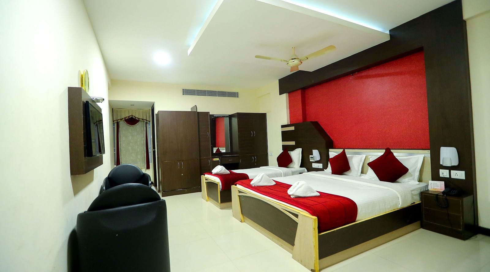CLUBTRIO ROOM