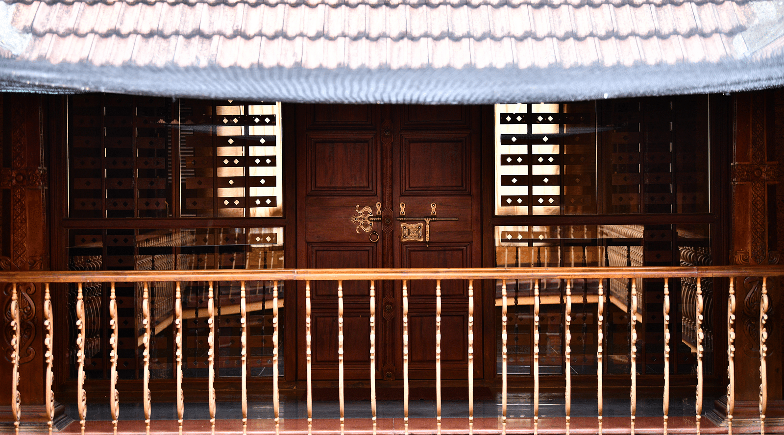 an image of an old style balcony 