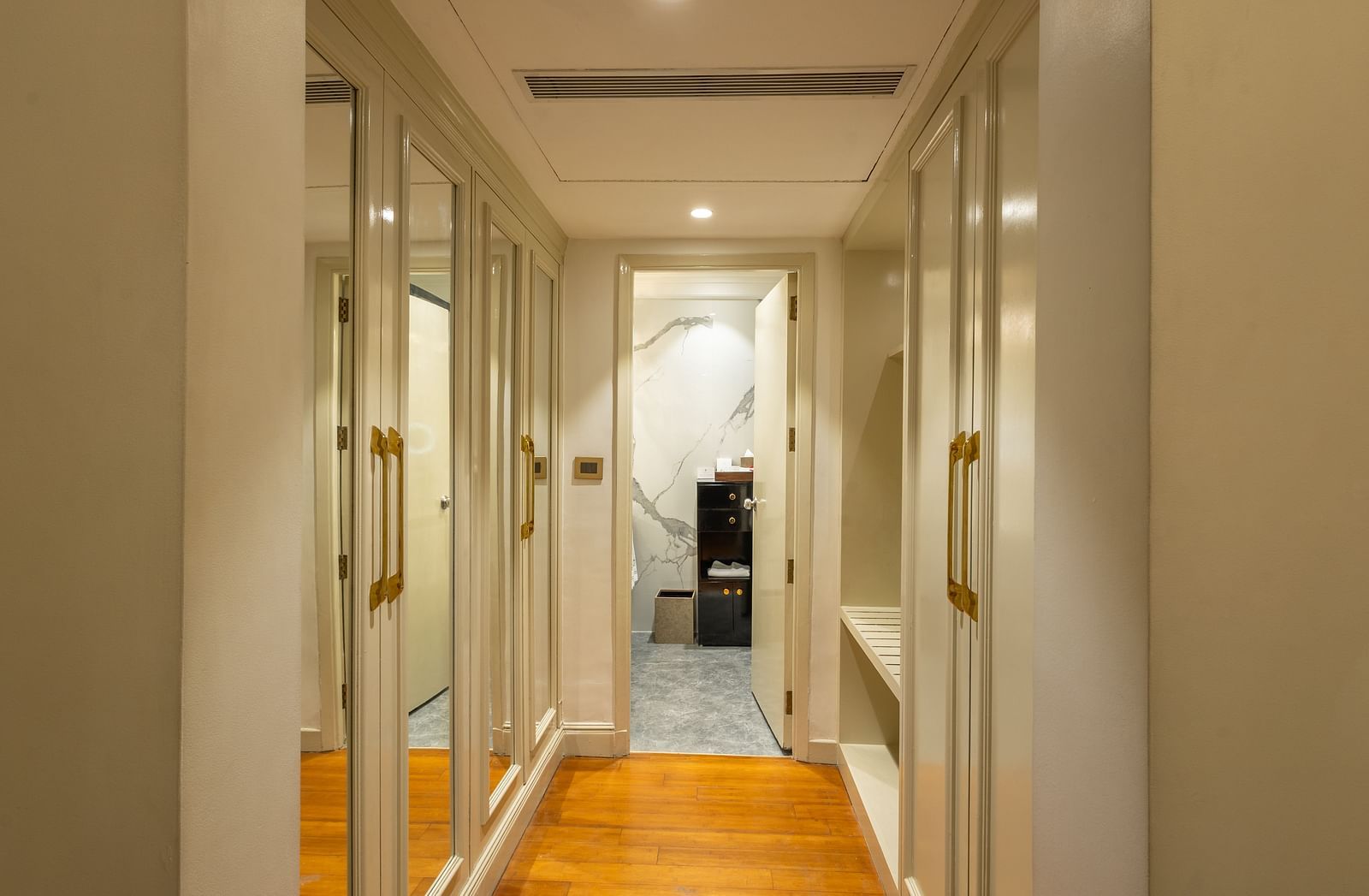Superior King Bed Room at The Claridges New Delhi, featuring an entryway leading to the wardrobe area