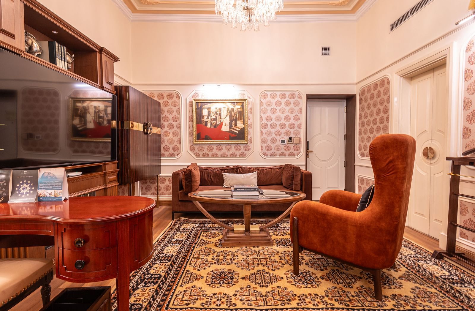 A cosy family seating area within the bedroom of the Heritage Parlour Suite - The Claridges New Delhi
