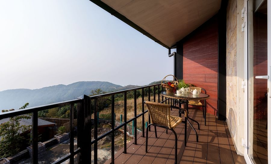 alt-text Scenic balcony with mountain view