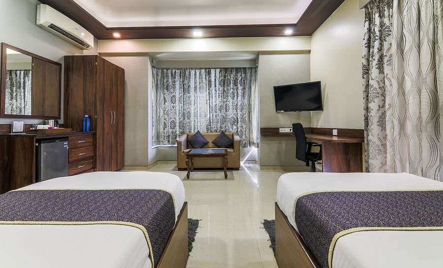 alt-text   Website    Hotel Info   Home Page   Rooms   Locations   Photo Gallery   Promotions   Custom Pages   Reviews   Navigation   Design   Audit Log   Publish  Rates & Inventory   Reservations  Booking Engine   Admin  Analytics   Preview   7B6A2933