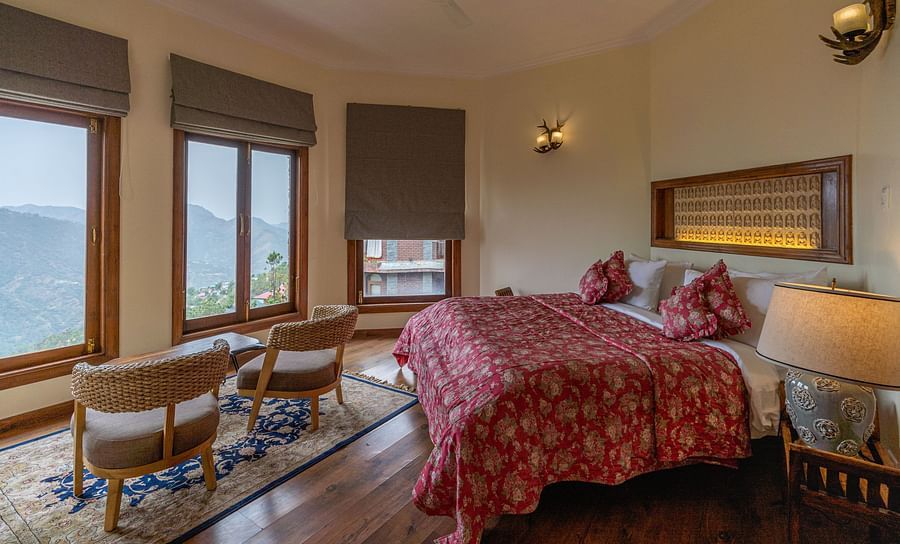 alt-text Master Bedroom