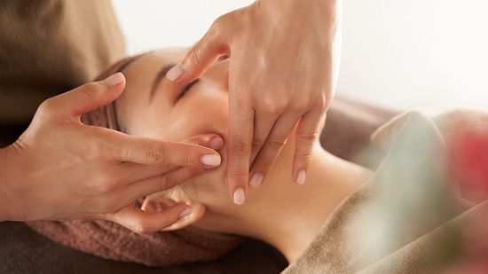 IOSIS Spa & Wellness | Face Massage