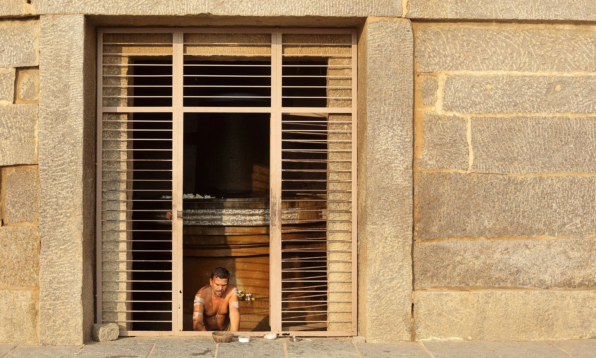 Badavilinga Temple with monolithic Shiva Linga in Hampi.