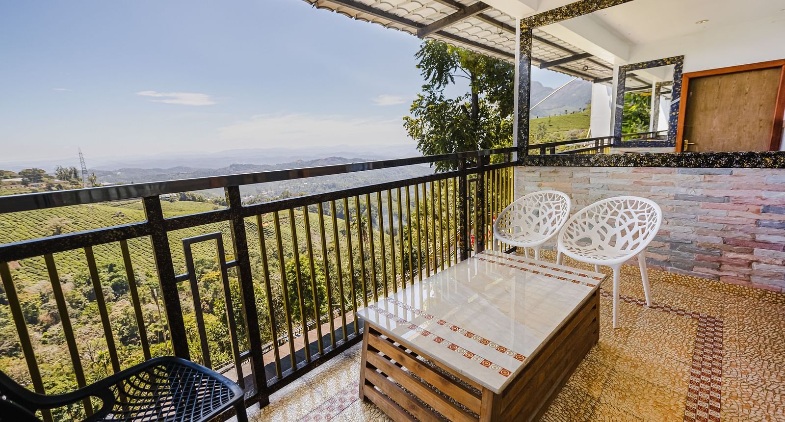 Jacuzzi Family Room at Parakkat Nature Hotel and Resorts, Munnar 3