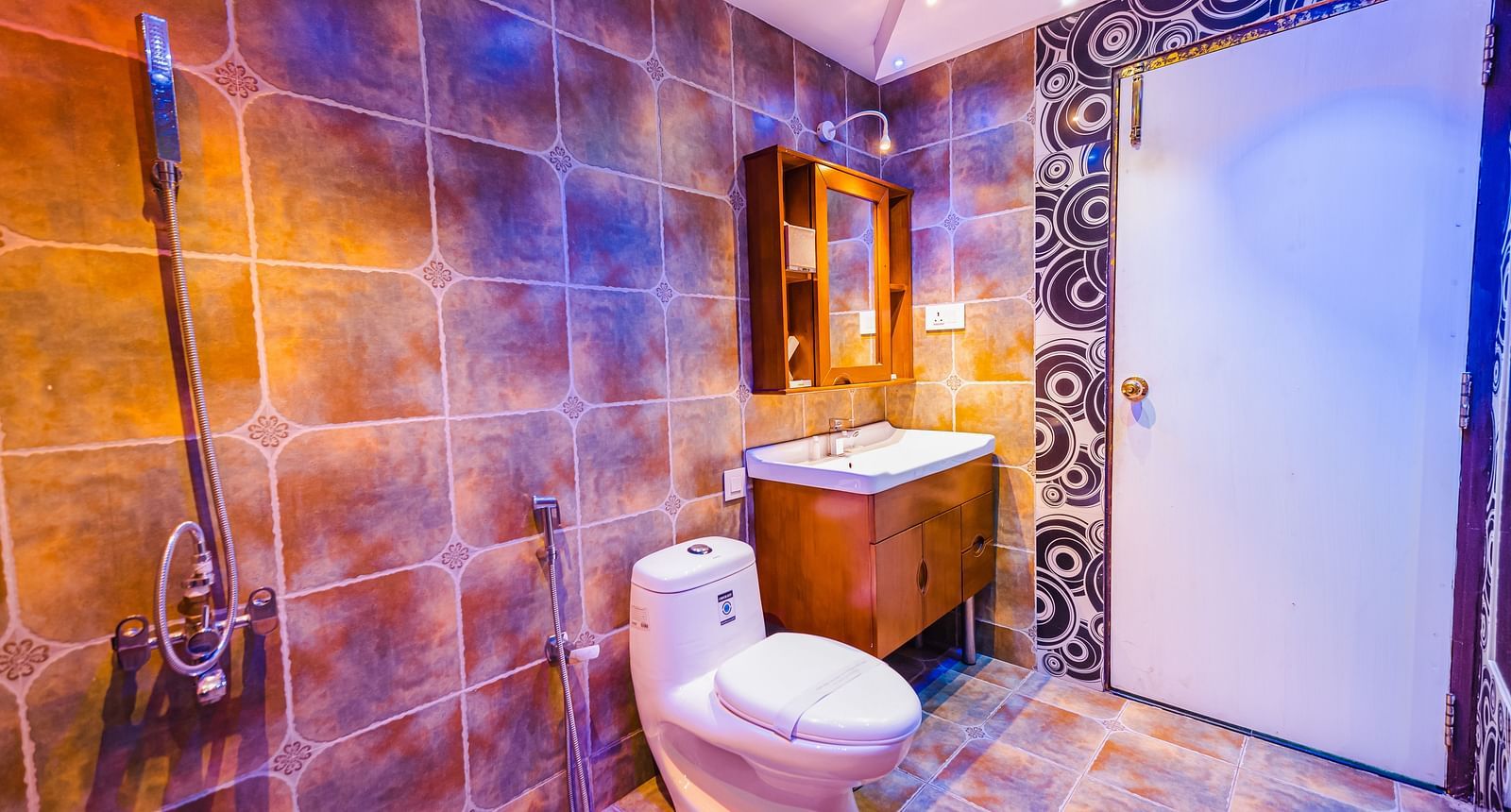 Jacuzzi Family Room at Parakkat Nature Hotel and Resorts, Munnar 4