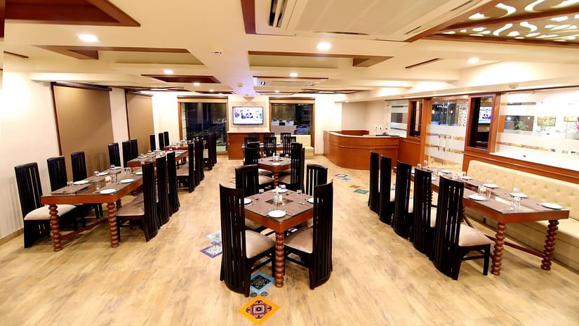 The seating arrangement at the Restaurant 2 - Udman Hotel Haridwar
