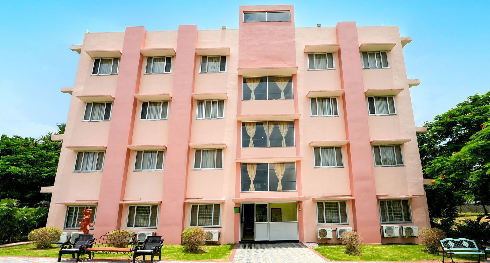 Family hotel in hyderabad - Cosy stay at Greens Inn Ramoji film city