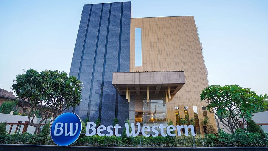 exterior facade - best western vrindavan