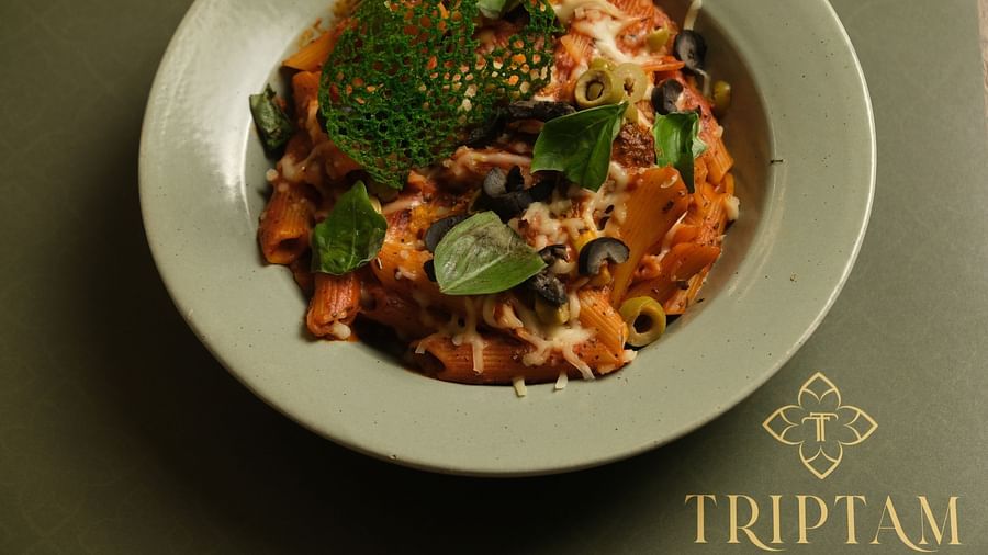 PENNE PASTA IN MIXED SAUCE
