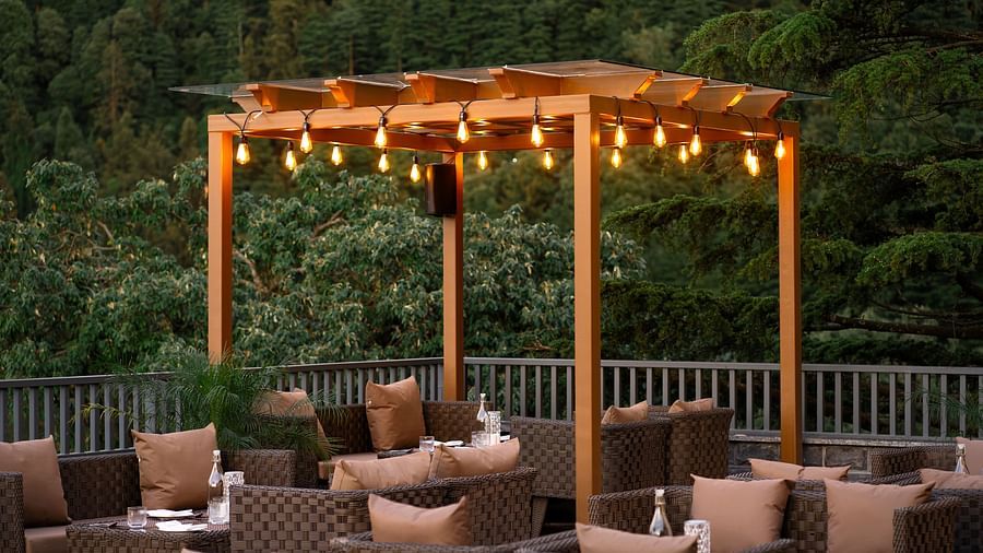 HOOCH SITTING AREA