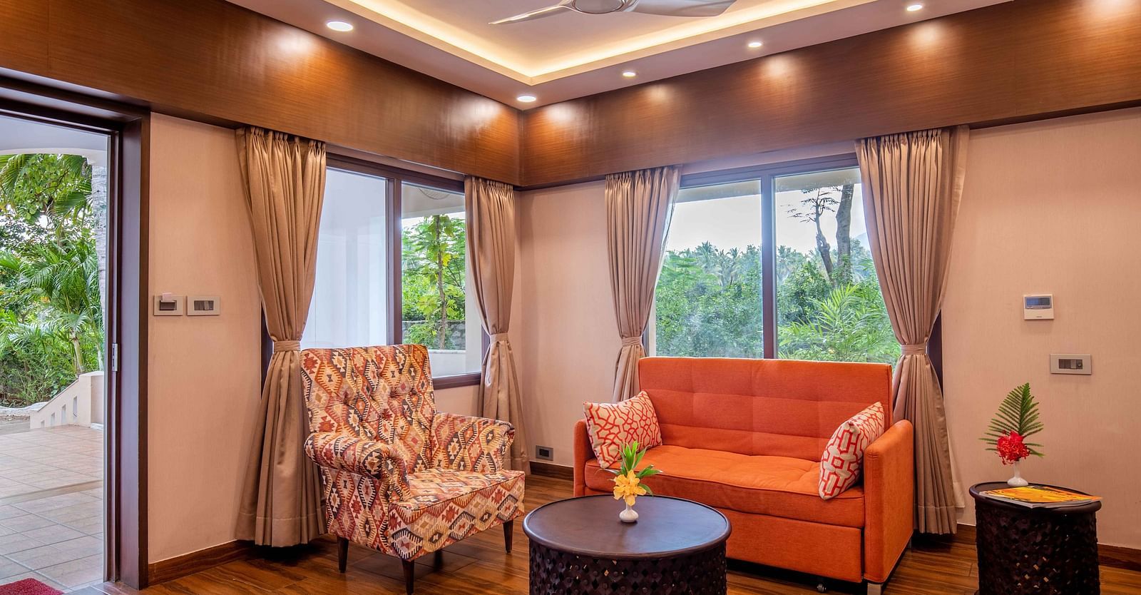 suite sitting area