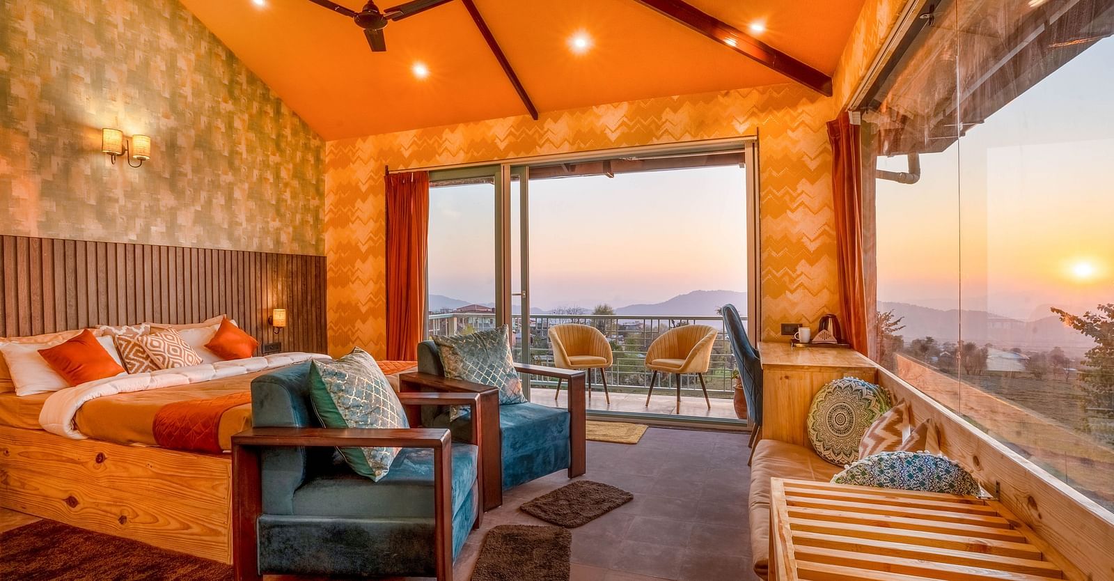b5- Premium Room with Balcony