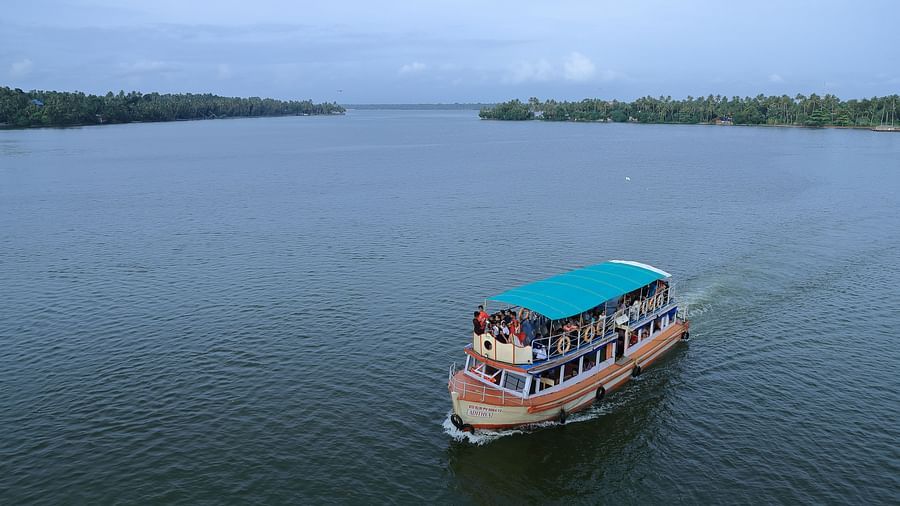 Abad Whispering Palms, Kumarakom  Ashtamudi Lake Kollam
