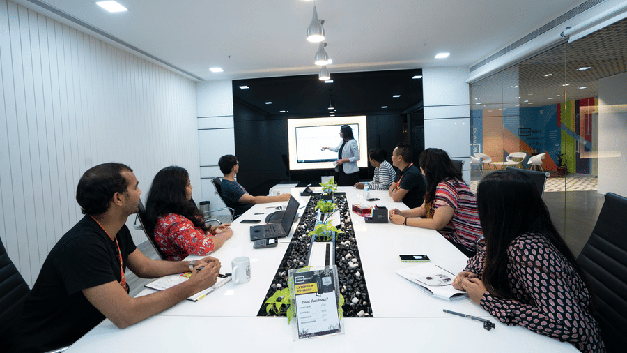 smartworks-coworking-Uz8THWPXwhI-unsplash