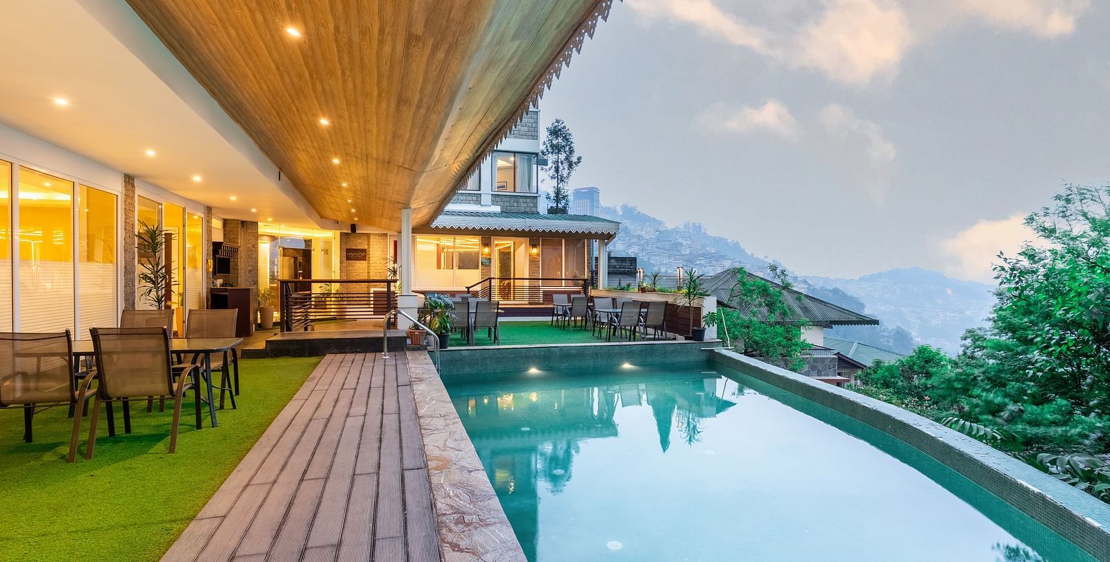 Infinity pool