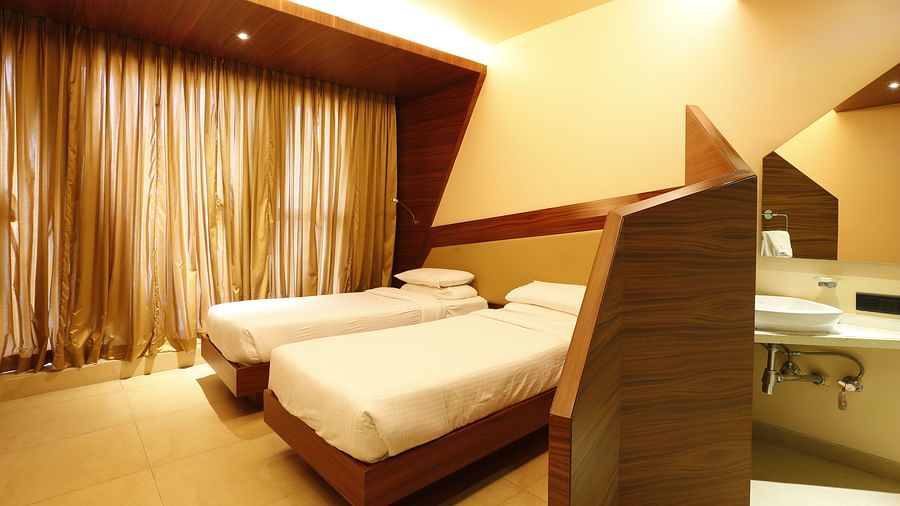 Deluxe Rooms in Andheri, Hotel Dragonfly, Andheri East Hotels