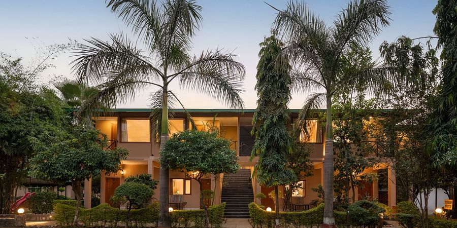 Superior Garden View Facade