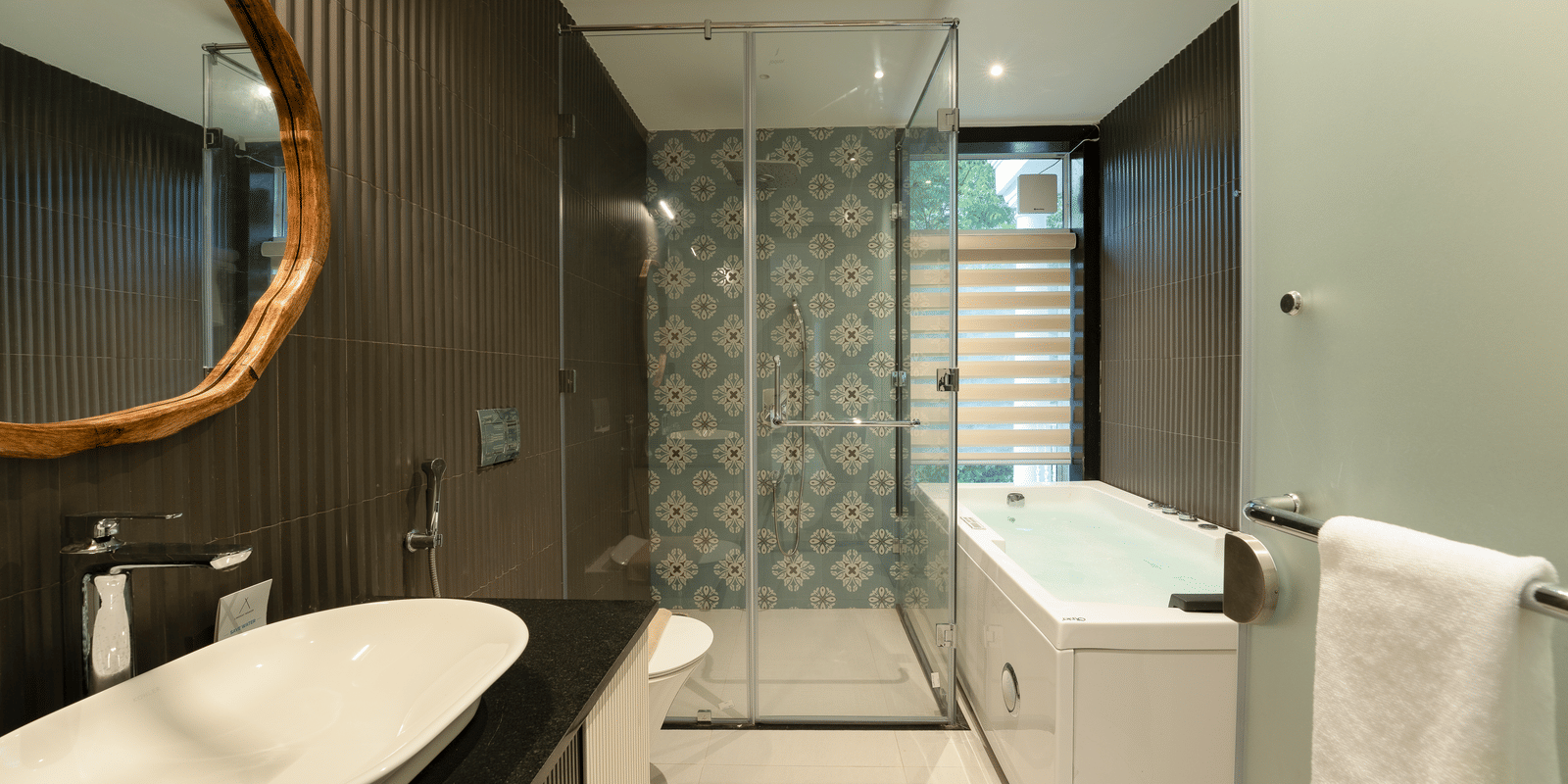 madera-bathroom 3 - 2