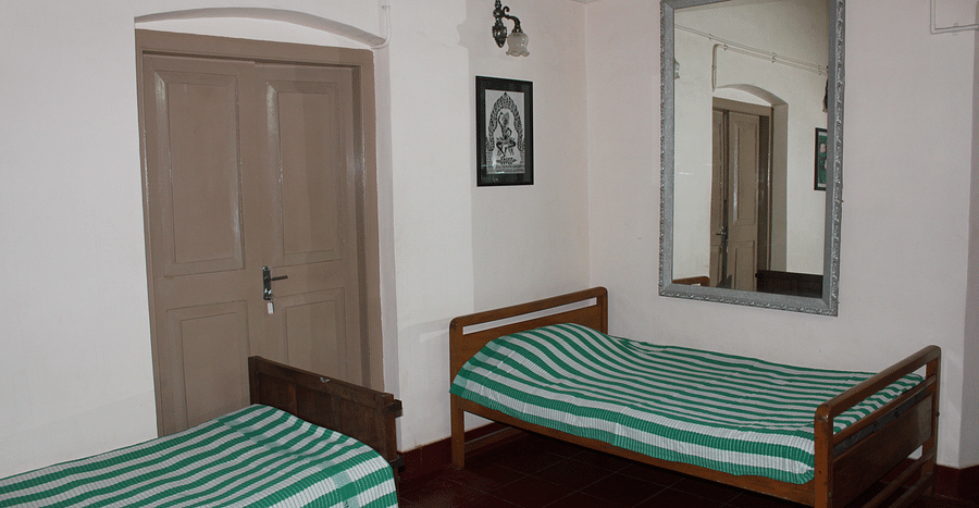 Approach Room