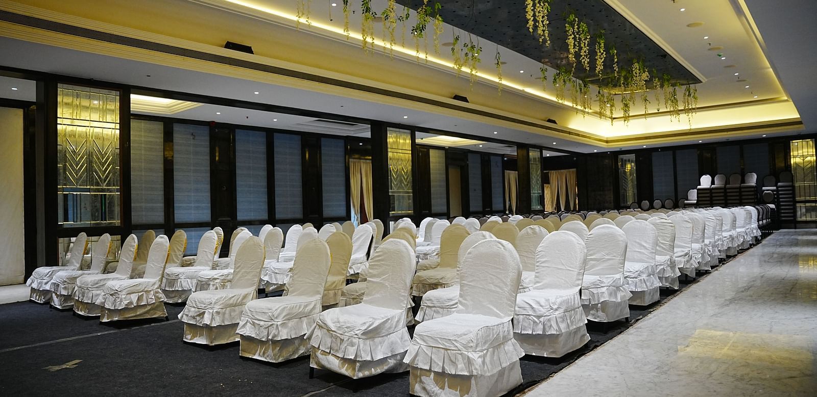 Banquet Hall 8 SIDE VIEW BANQUET 