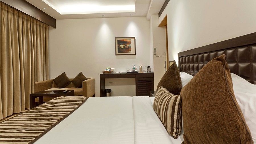 Suite Room - Hotel Saket 27 New Delhi - Hotels in New Delhi 5