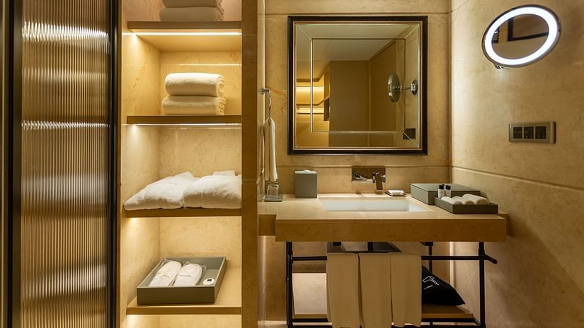 Superior Connecting Rooms bathroom 