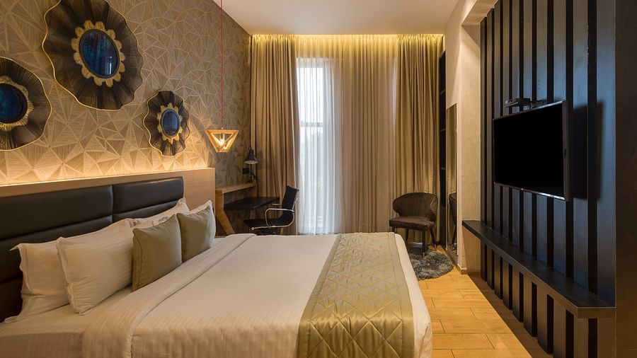 Double bed in the Sumo Suite at Le Foliage by TGI, Bangalore
