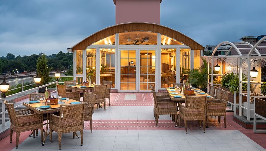 Restaurant Patio 4