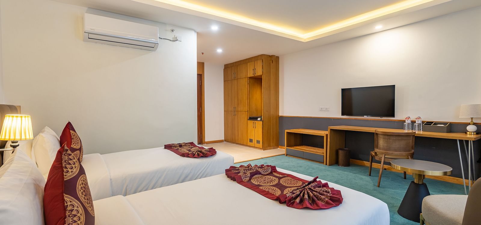 Superior Twin Room Image Number 3